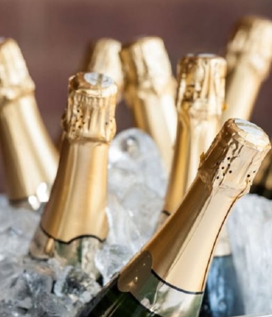 Французский винодел предстанет перед судом за продажу поддельного шампанского