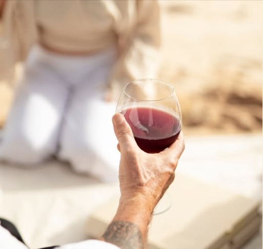 Вино + йога = новый способ расслабления в Днепре