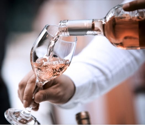 Зеленое и розовое вино: каким будет мир виноделия в последующие 10 лет?