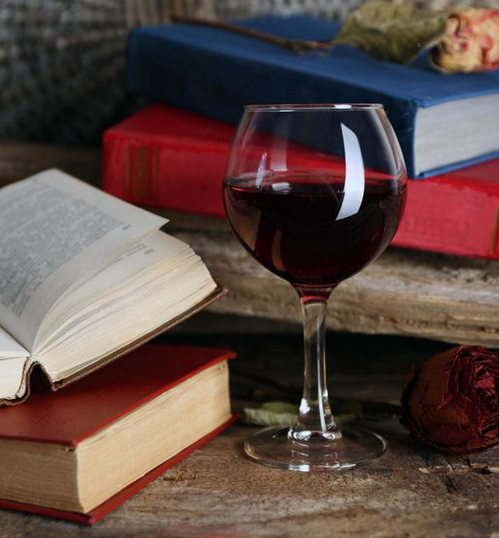 Що почитати про вино цього місяця?