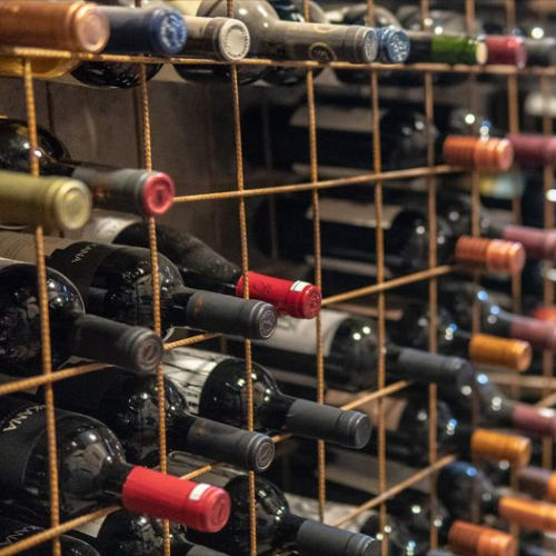 На аукционе в Бонне было продано более 175 лотов из коллекции вин Пьера Чена