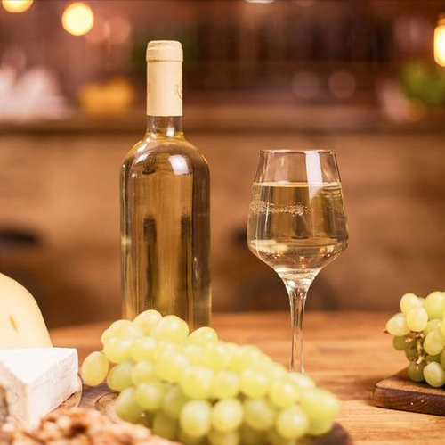Вино для просмотра сериала: топ 3 лучших сочетаний