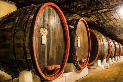 Из какой древесины можно сделать бочку для вина?